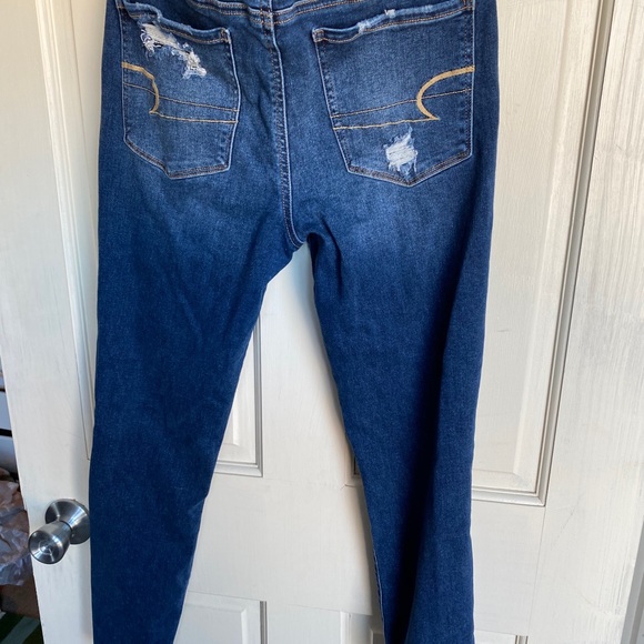 American Eagle Distressed Jean - Picture 4 of 4